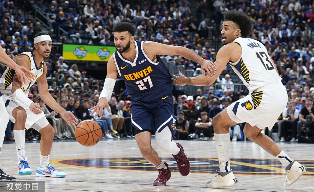 在她的指导 在她的指导