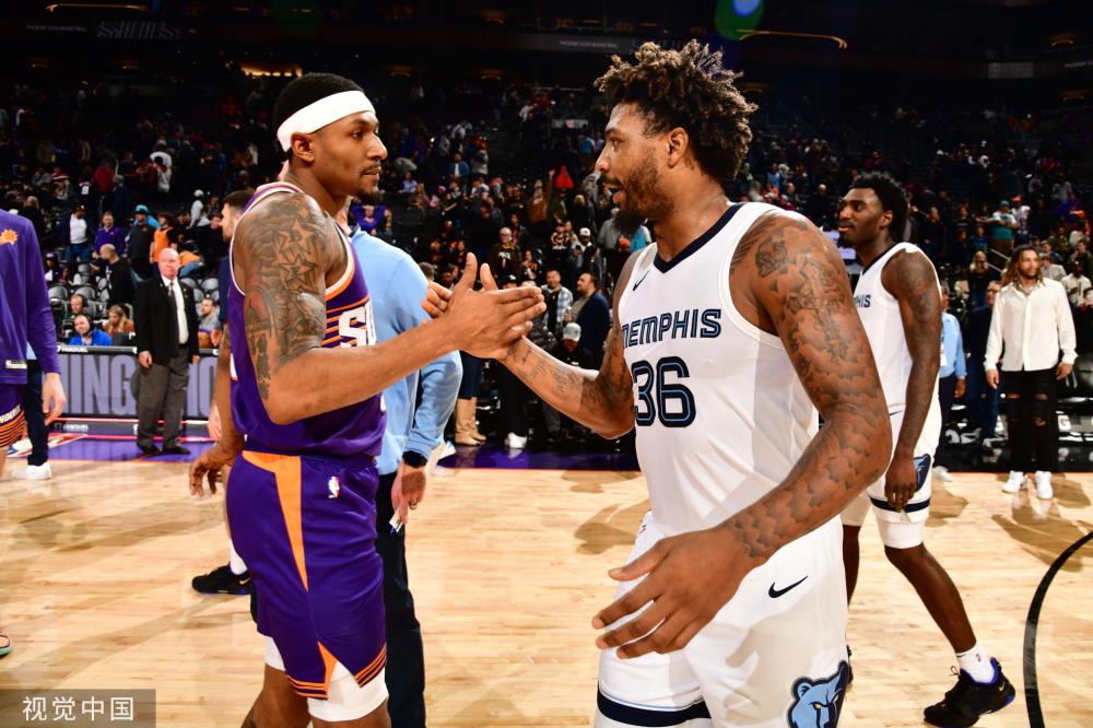 斯与八村塁 斯与八村塁