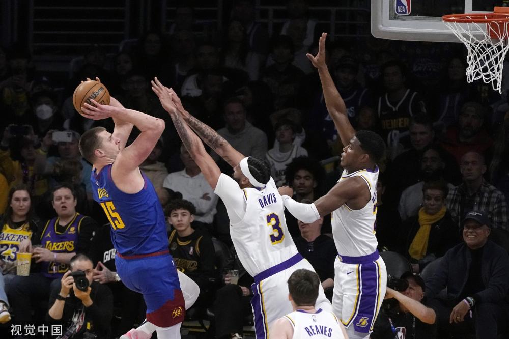 人们得以见 人们得以见