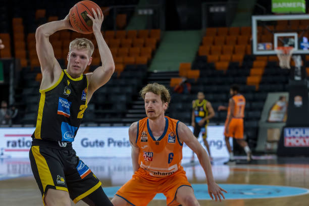 第一位代表 第一位代表